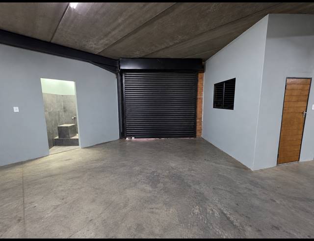 1,220M² WAREHOUSE TO LET IN ORMONDE